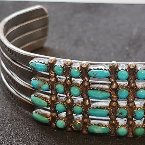 Vintage Zuni Native American Needlepoint Turquoise and Silver Cuff Bracelet - Picture 3 of 12